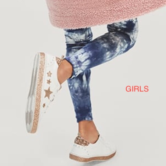 Girls- Bundle 3 or more for BONUS item! - Picture 1 of 1